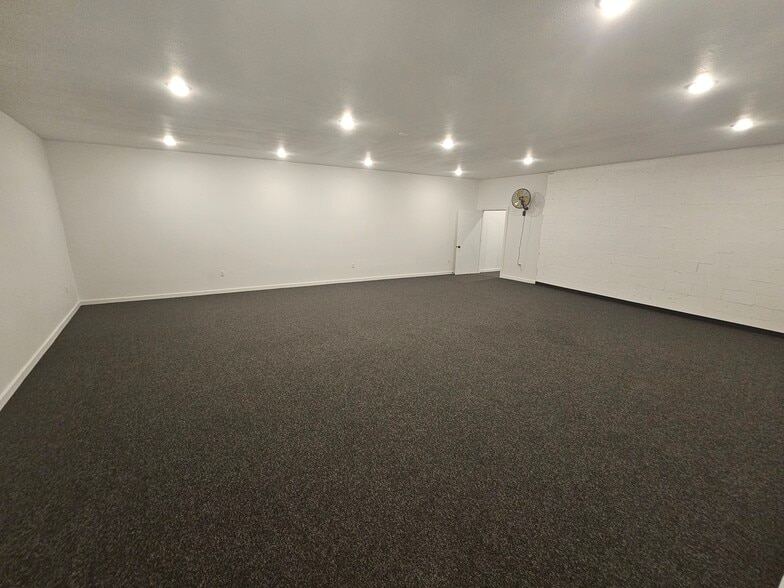 More Photos Of 5833 NE Portland Hwy, Portland Flex For Sale