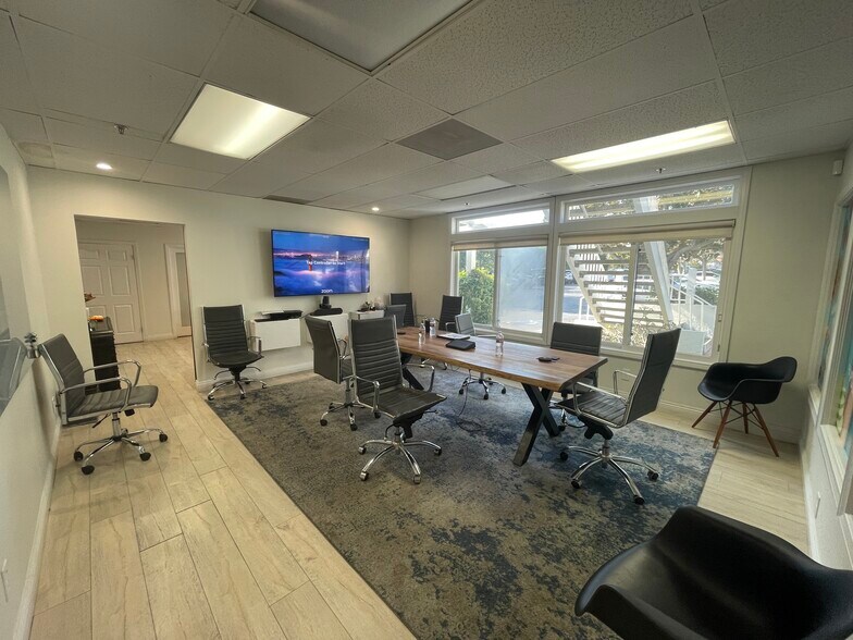 More Photos Of 2482 Newport Blvd, Costa Mesa Loft Creative Space For Lease