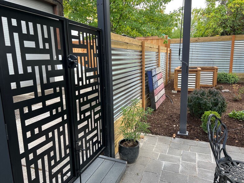 More Photos Of 258 N Kutch St, Carlton Storefront For Sale