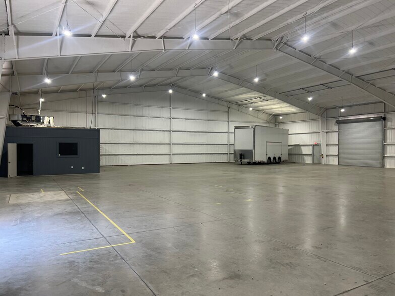 More Photos Of 138 Leopard Rd, Rhome Unknown For Lease