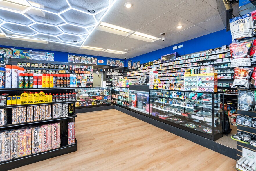More Photos Of 902 Richmond Ave, Staunton General Retail For Sale