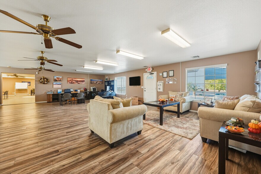 More Photos Of 1941 NV-160, Pahrump Office For Sale