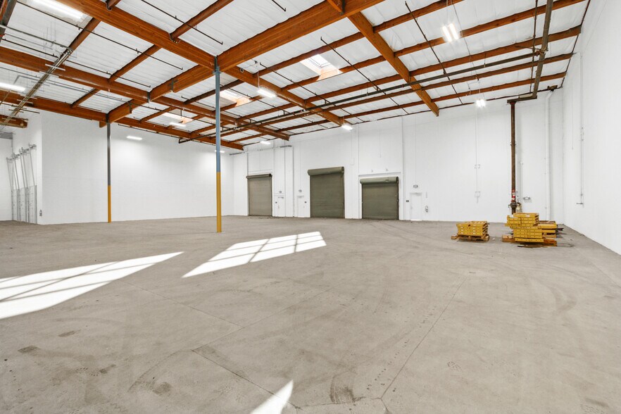 More Photos Of 4155-4165 E La Palma Ave, Anaheim Research And Development For Sale