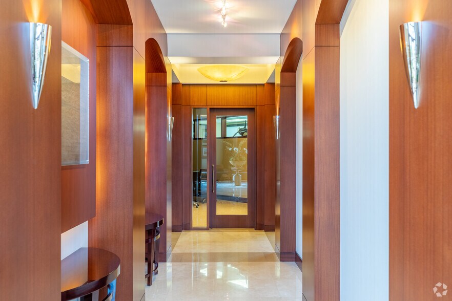 More Photos Of 5505 Cancha De Golf, Rancho Santa Fe Office For Lease