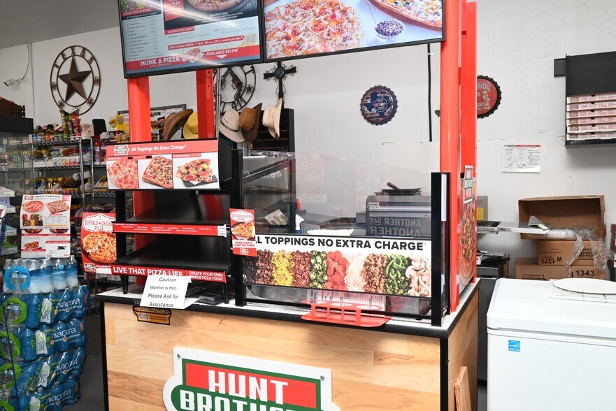 More Photos Of 1722 Cimarron Trl, Wichita Falls Specialty For Sale