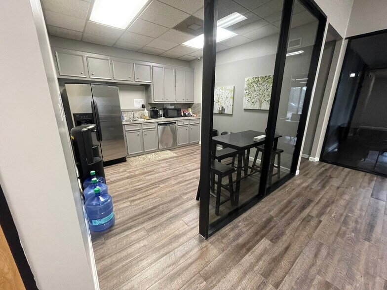 More Photos Of 10480 Grant Rd, Houston Loft Creative Space For Lease