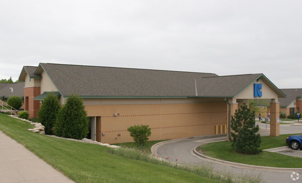 More Photos Of 3050 Cahill Main, Fitchburg General Retail For Lease