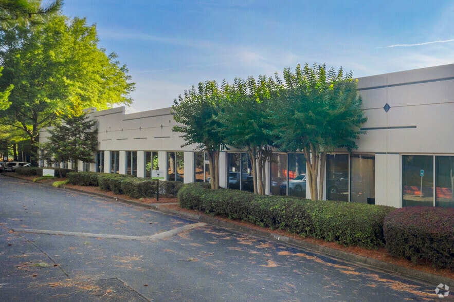 More Photos Of 240 Northpoint Pky, Acworth Warehouse For Lease