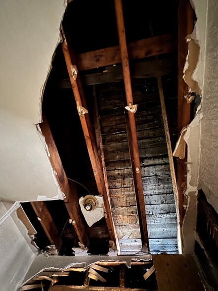 More Photos Of 102 Rowe Ave, Hartford Apartments For Sale