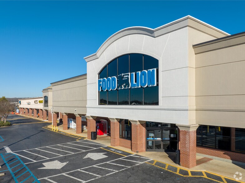 Primary Photo Of 2607 Woodruff Rd, Simpsonville Unknown For Lease