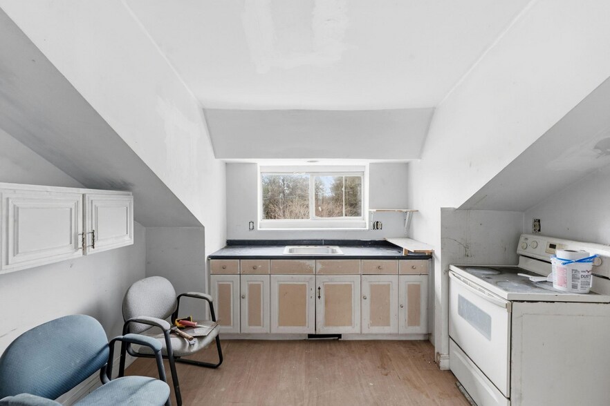 More Photos Of 2090 Blue Bell Rd, Williamstown Flex For Sale