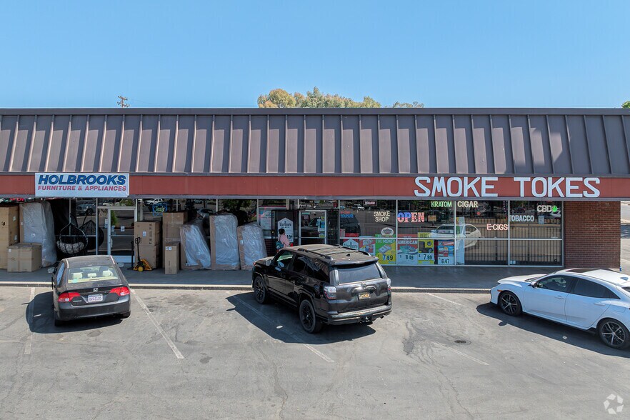 More Photos Of 1815-1985 Oro Dam Blvd E, Oroville Department Store For Sale