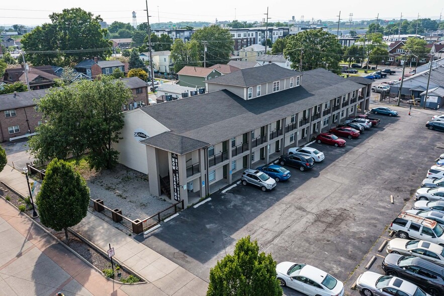 More Photos Of 124 W Chestnut St, Jeffersonville Apartments For Sale