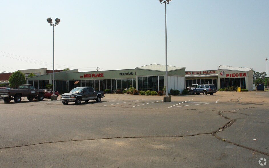 More Photos Of 2315 Lakeland Dr, Flowood General Retail For Sale