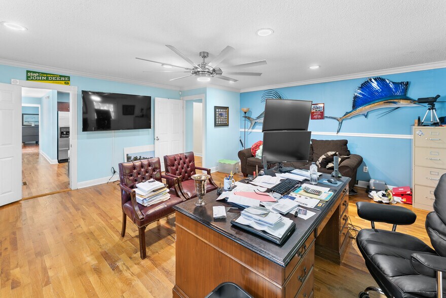 More Photos Of 202 E General Stewart Hwy, Hinesville Office For Sale