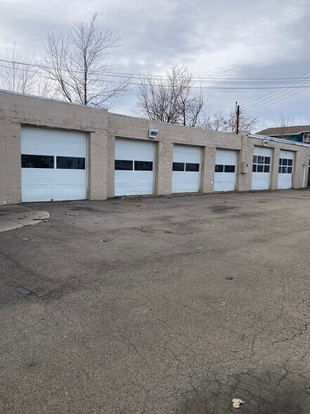 More Photos Of 2288 William St, Cheektowaga Service For Sale