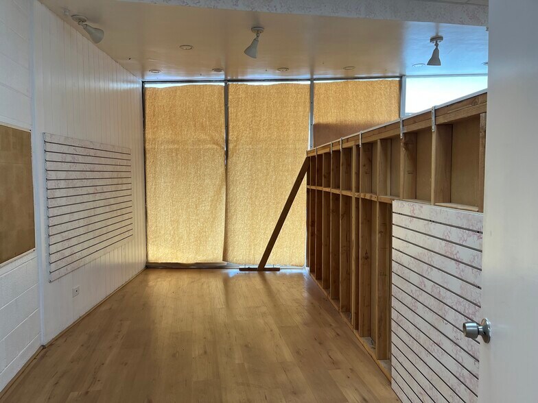 More Photos Of 23 Huntington Dr, Arcadia Storefront For Lease