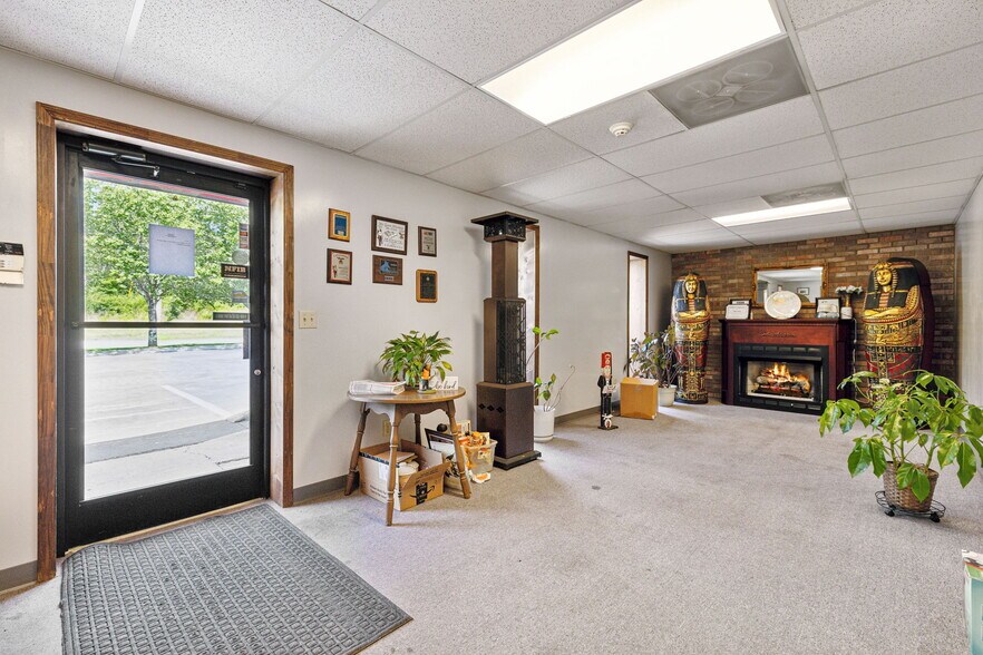 More Photos Of 636 Main st, Ashland City Freestanding For Sale