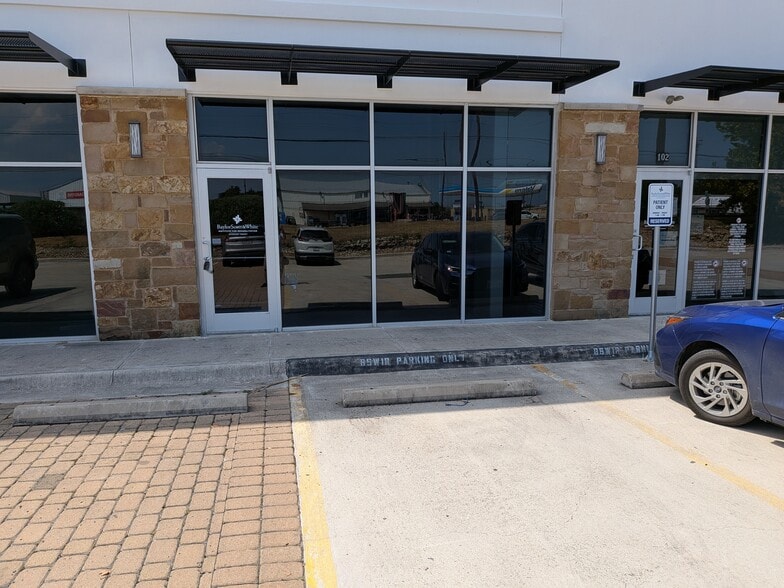 More Photos Of 9521 W Highway 290, Austin Storefront Retail Office For Lease