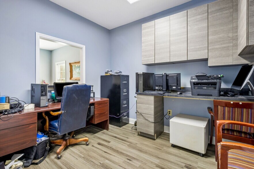 More Photos Of 4225 S Lee St, Buford Freestanding For Sale