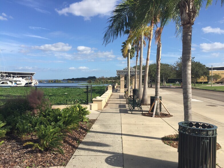 More Photos Of 350 E Seminole Blvd, Sanford Freestanding For Sale