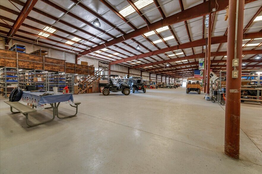 More Photos Of 1343 S Main St, Porterville Warehouse For Sale