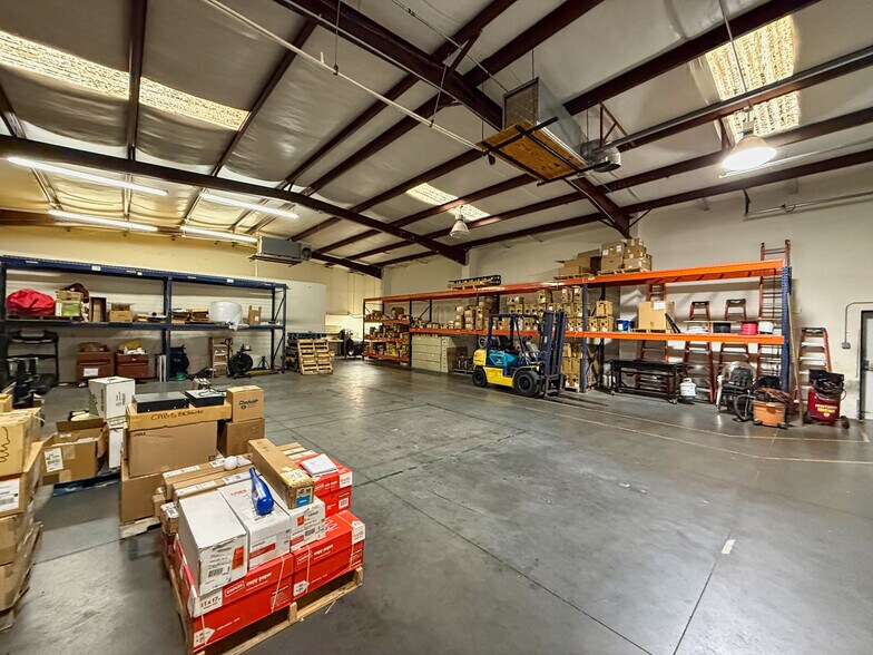More Photos Of 7217 Peppermill Pky, North Charleston Industrial For Lease
