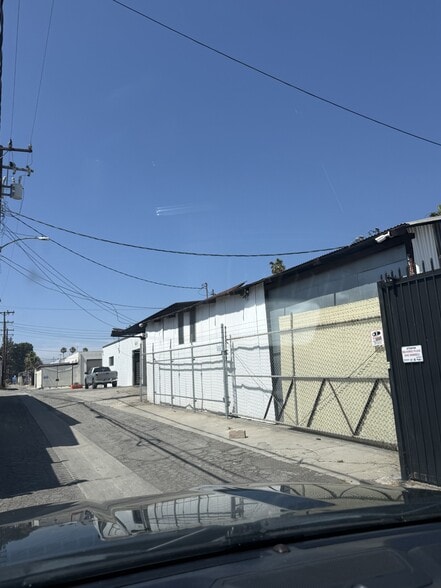 More Photos Of 13011 S Broadway, Los Angeles Service For Lease