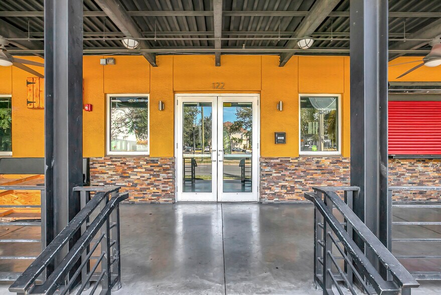 More Photos Of 122 S Howard Ave, Tampa Restaurant For Lease