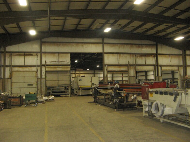 More Photos Of 160 W Park St, Gillett Warehouse For Sale