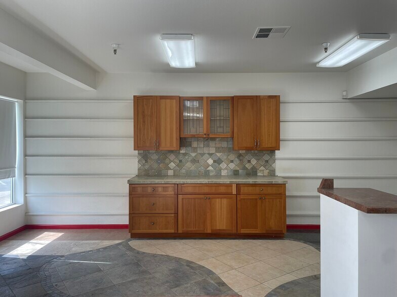 More Photos Of 3715 Santa Rosa Ave, Santa Rosa Warehouse For Lease