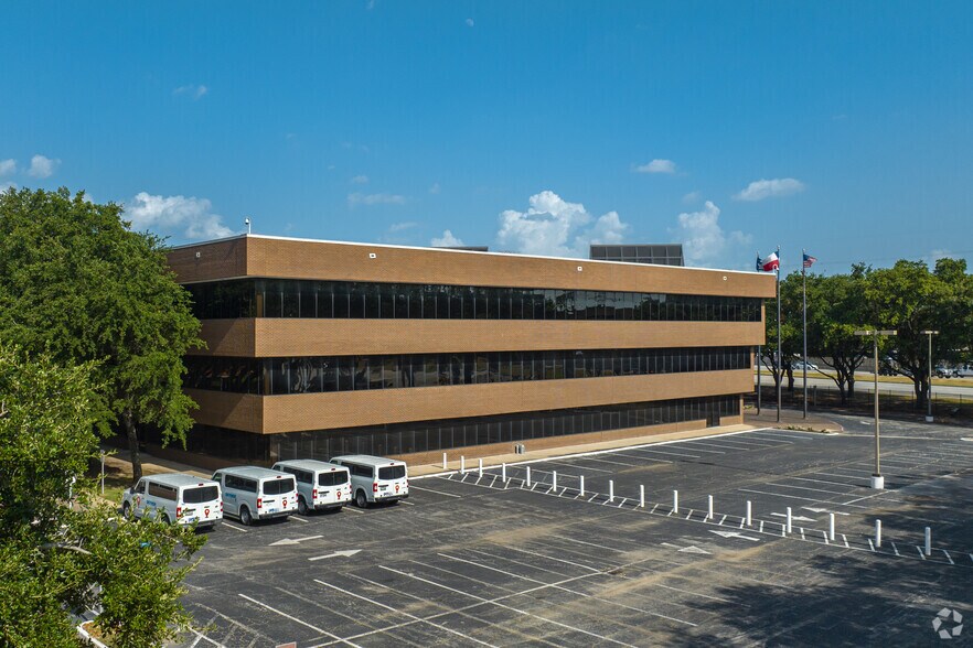 More Photos Of 263 N Sam Houston Pky E, Houston Office For Sale