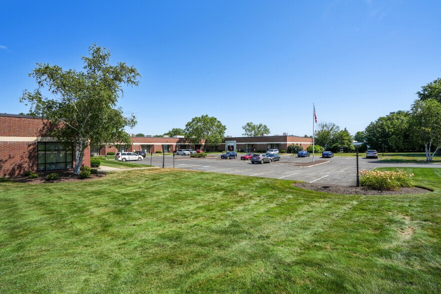 More Photos Of 19 Alpha Rd, Chelmsford Research And Development For Lease