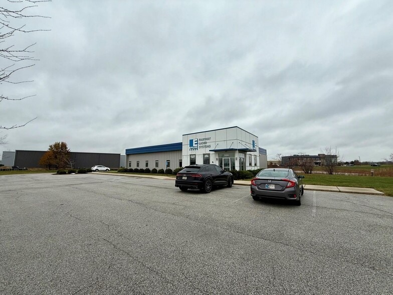 More Photos Of 950 Transport Dr, Valparaiso Flex For Sale