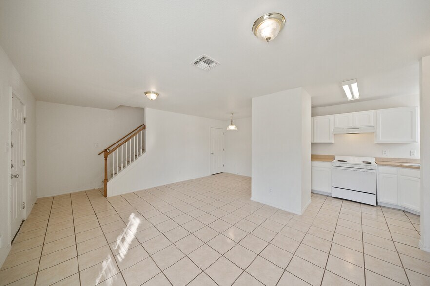 More Photos Of 414 Cupples Rd, San Antonio Apartments For Sale