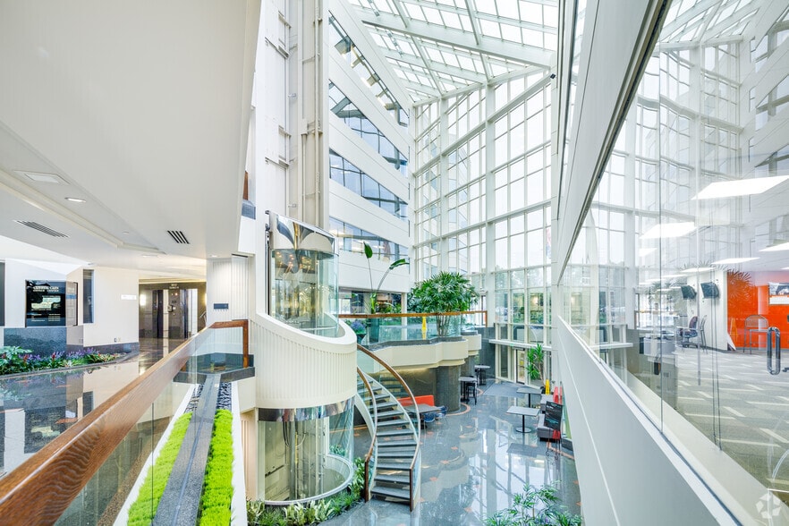 More Photos Of 39555 Orchard Hill Pl, Novi Coworking Space