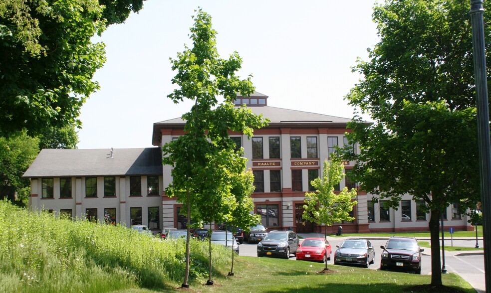 Primary Photo Of 125 High Rock Ave, Saratoga Springs Office For Lease