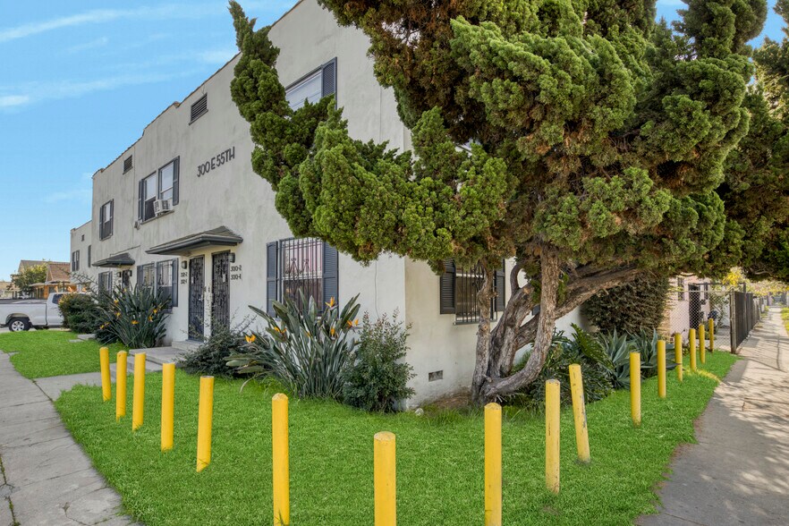 More Photos Of 300 E 55th St, Los Angeles Apartments For Sale