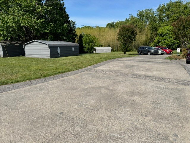 More Photos Of 4909 Boone Trl, Millers Creek Flex For Sale