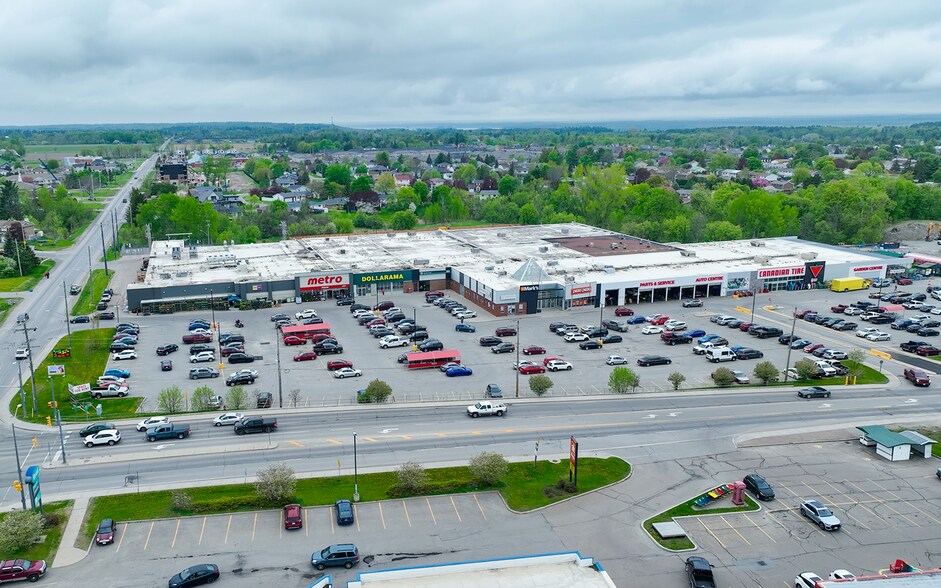 Primary Photo Of 375 Daniel St S, Arnprior General Retail For Sale