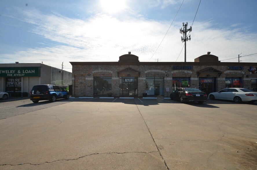 More Photos Of 5717 Richmond Ave, Houston Unknown For Lease