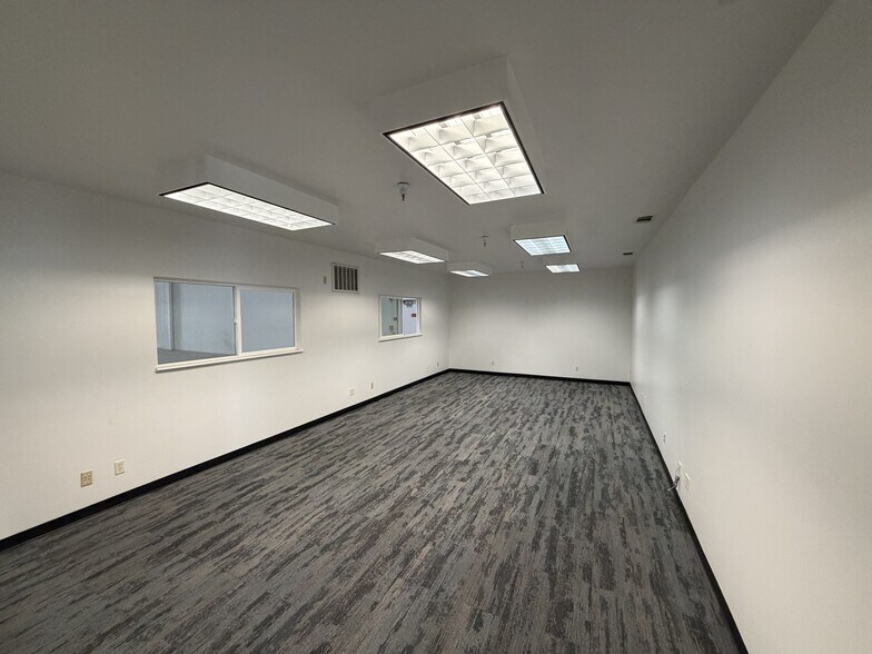 More Photos Of 1501 Aviation Blvd, Lincoln Warehouse For Lease