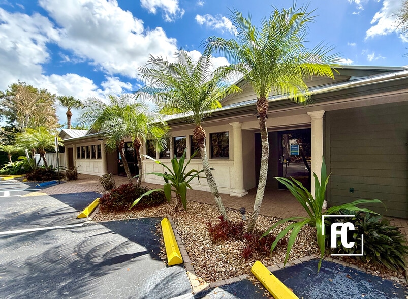 More Photos Of 835 SE Osceola St, Stuart Office Residential For Sale