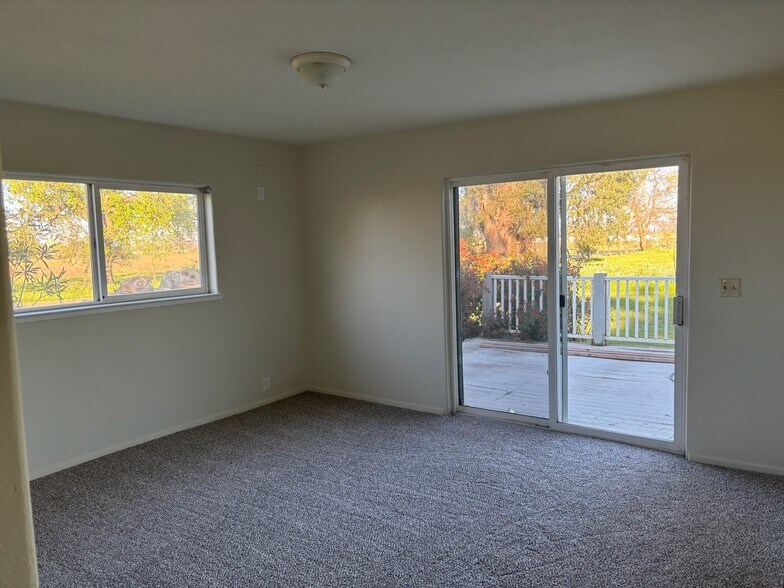 More Photos Of 3027 W Wise Rd, Lincoln Land For Sale