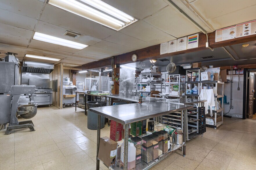 More Photos Of 124 Aquidneck Ave, Middletown Restaurant For Sale