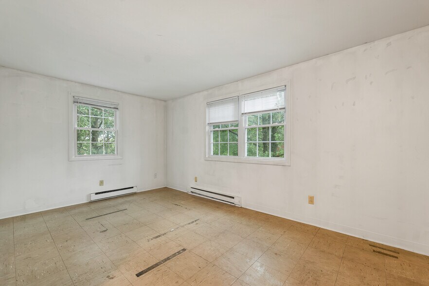 More Photos Of 4 Williams St, Lancaster Apartments For Sale