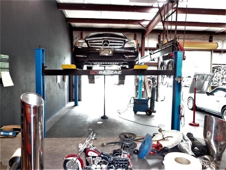 More Photos Of 715 W Waters Ave, Tampa General Retail For Sale