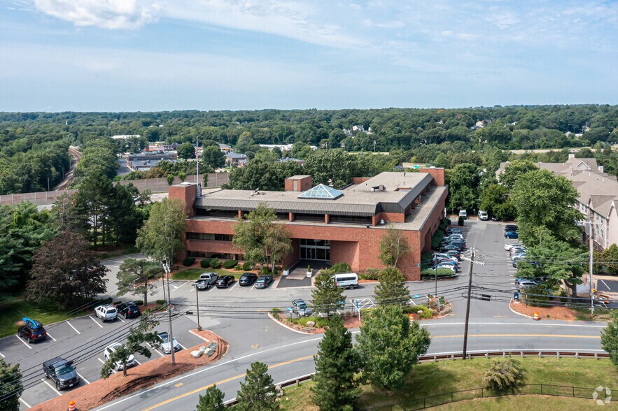More Photos Of 333 Elm St, Dedham Medical For Lease