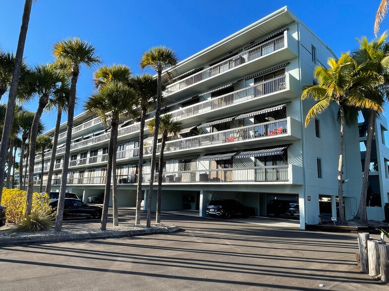 More Photos Of 2335 Tamiami Trl N, Naples Medical For Sale