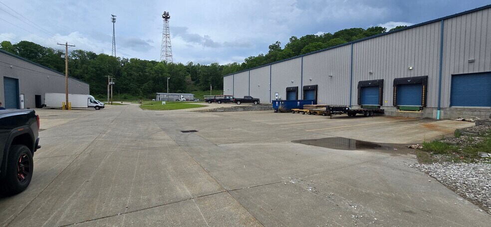 More Photos Of 145 Iron Horse Dr, Charleston Industrial For Lease